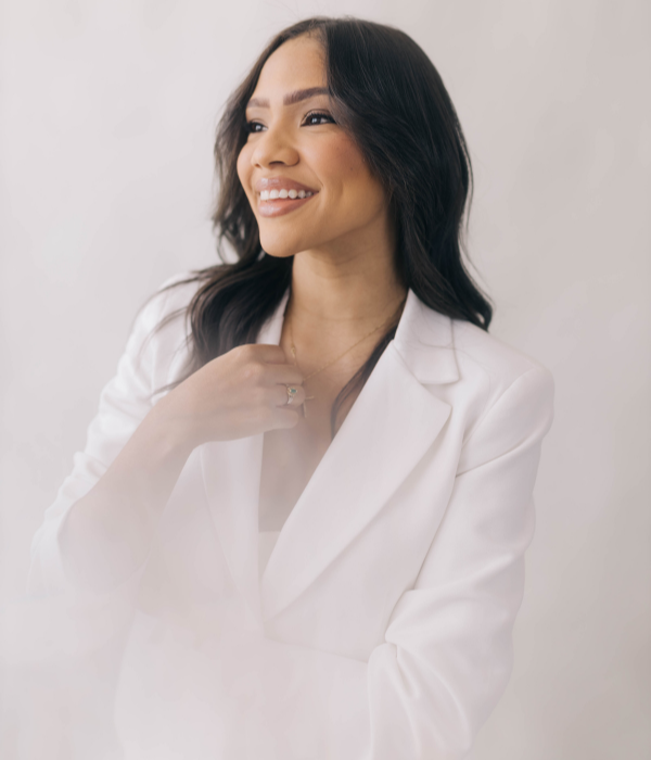 Dra. Lara Pascoutto Sampaio